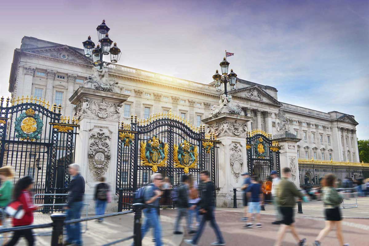 Vivutio bora vya watalii huko London Buckingham Palace