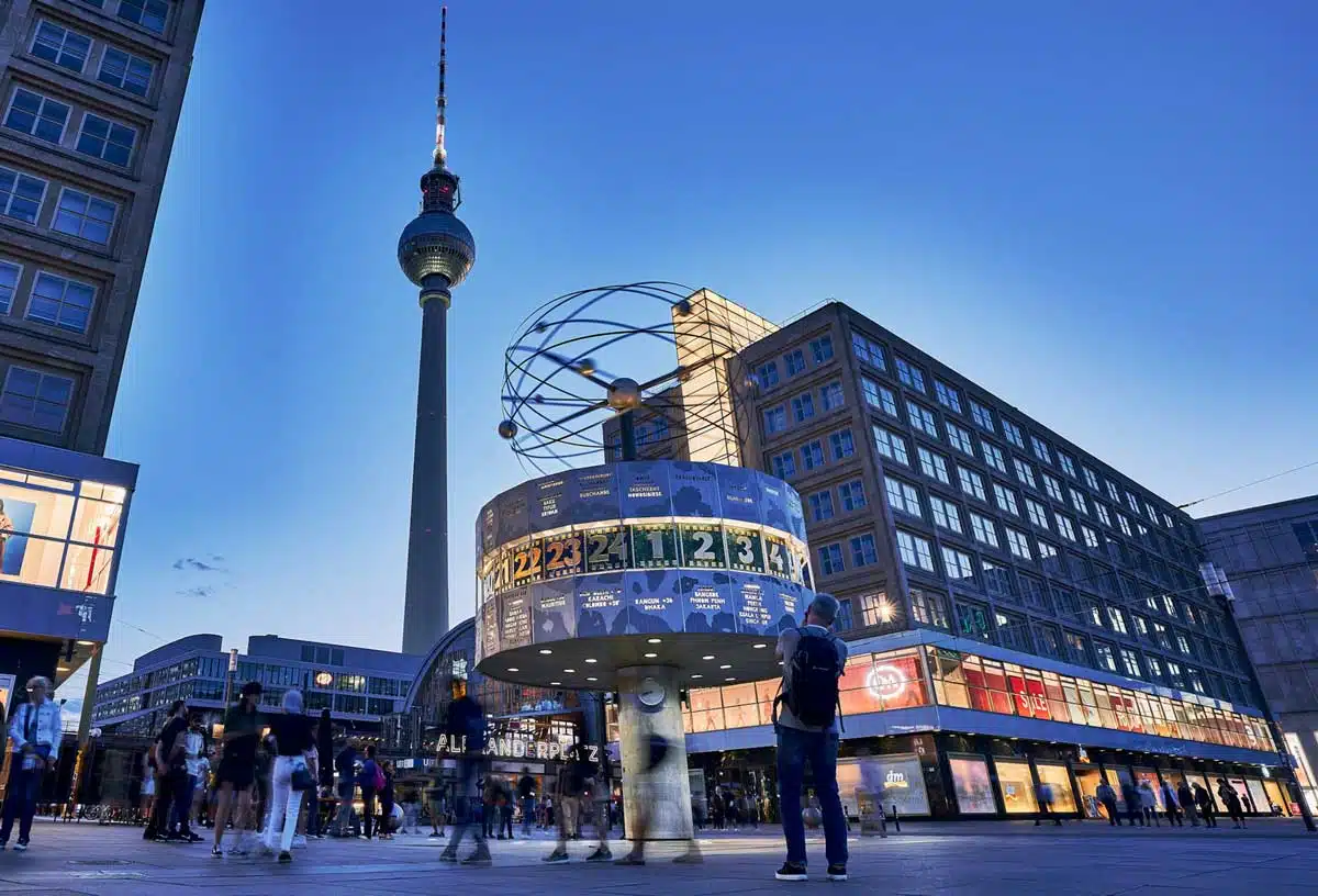 Alexanderplatz - Maeneo Bora ya Watalii huko Berlin